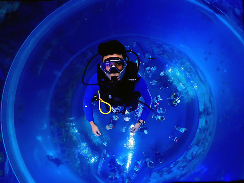 如何控制中性浮力？